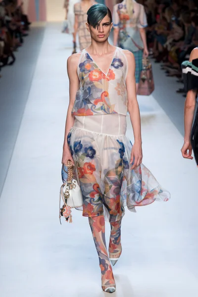 Look 38